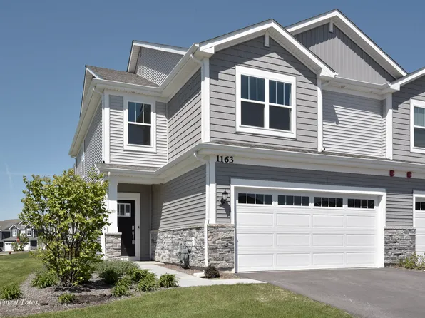 1163 White Oak Cir, Crystal Lake, IL 60012