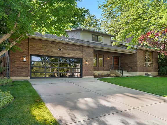 2nd image of 2882 E Heather Cir S