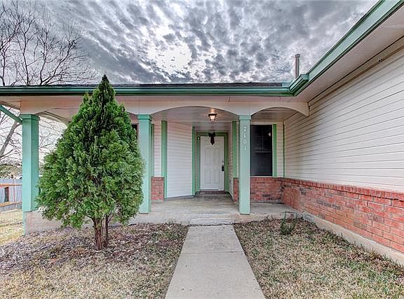 3rd image of 7101 Siepel Dr