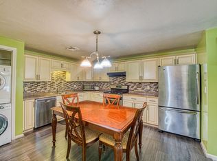 144 Hart St APT 15, Taunton, MA 02780