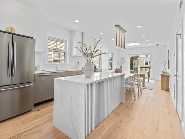 63 Merriam St #2, Somerville, MA 02143