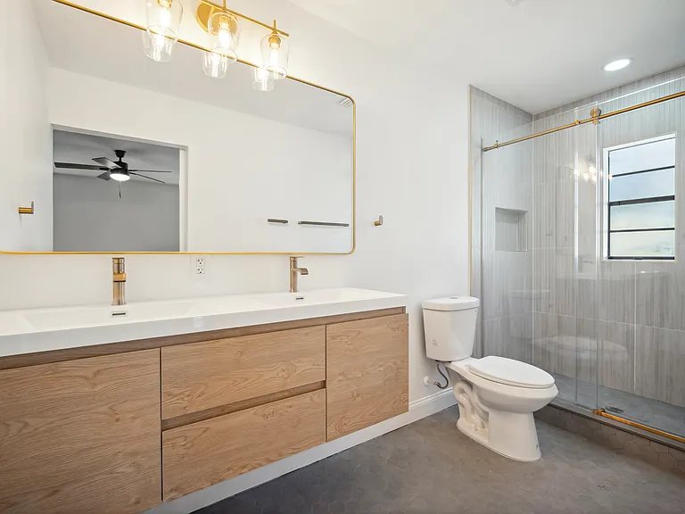 1218 Lornewood Dr — Photo 12