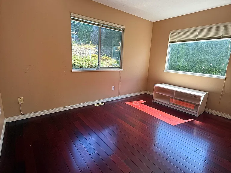 2657 Sandstone Cres #UPPER FLOOR — Photo 7