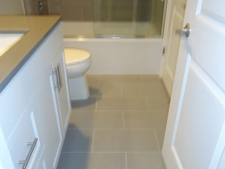 3342 N Southport Ave — Photo 16