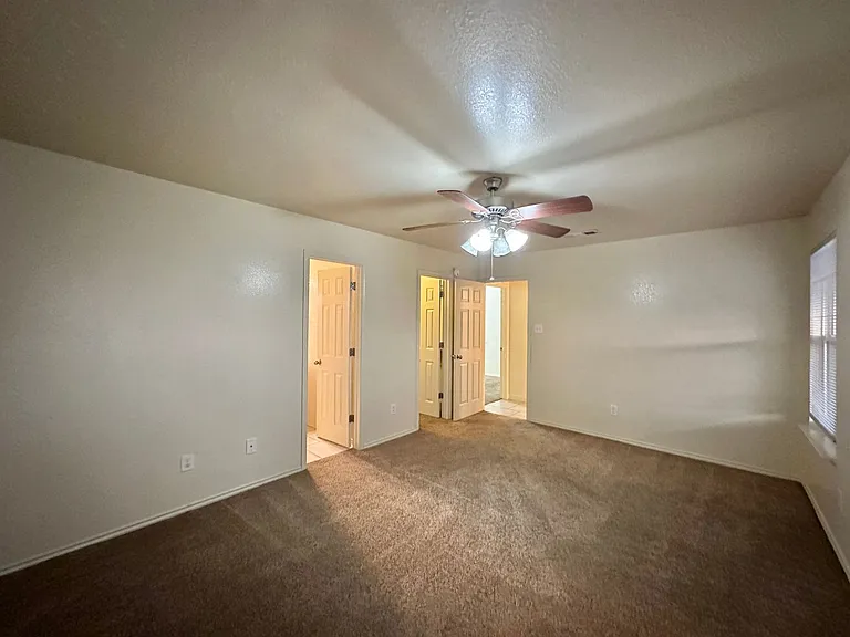 2403 Lavender Ln — Photo 23