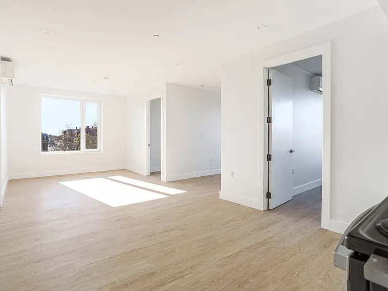 1351 Brooklyn Ave #5B — Photo 2