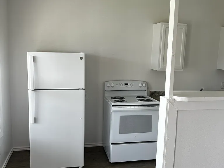 522 W Alice Ave #1 — Photo 3