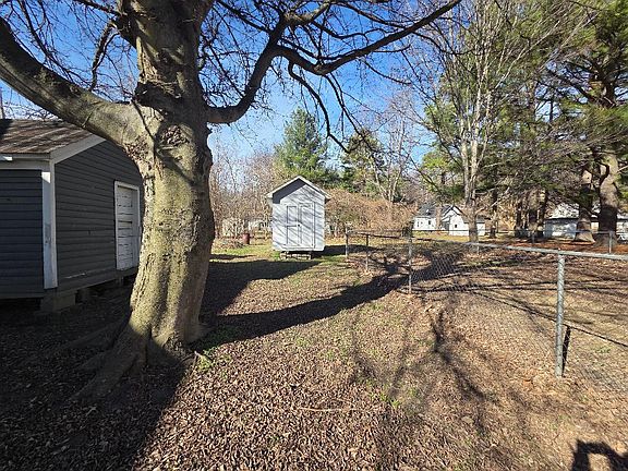 4th image of 22535 Railroad St