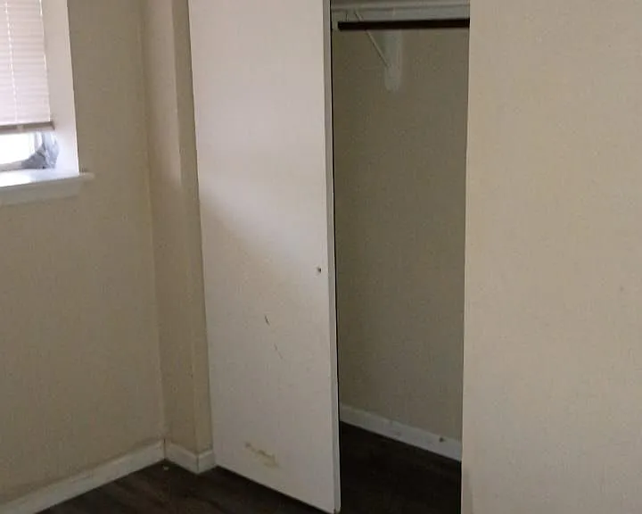 1 bed, 1.0 bath, $700 — Photo 7