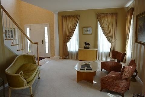 5th image of 712 Sachem Cir