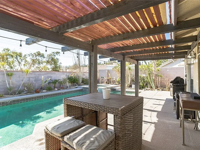 27350 Melanita Dr — Photo 10