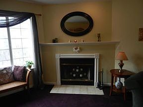 3rd image of 805 Somerset Knl
