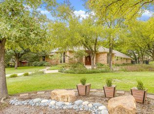 801 Shady Creek Dr, Kennedale, TX 76060