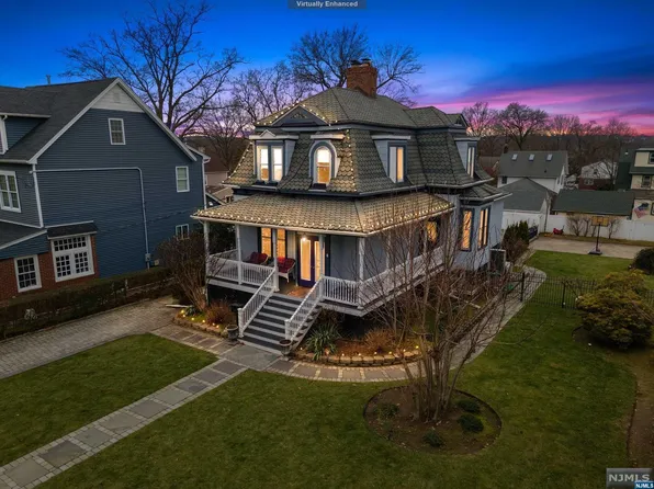 266 Santiago Ave, Rutherford, NJ 07070