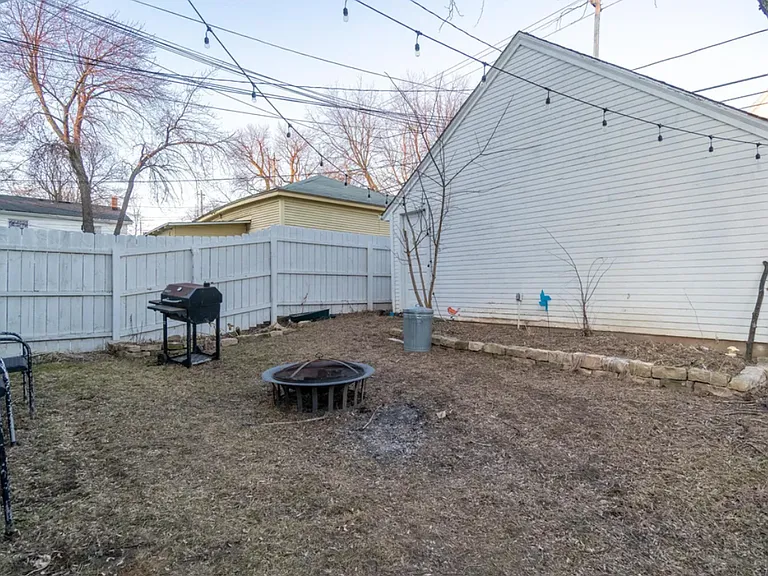 3202 N Bartlett Ave — Photo 11