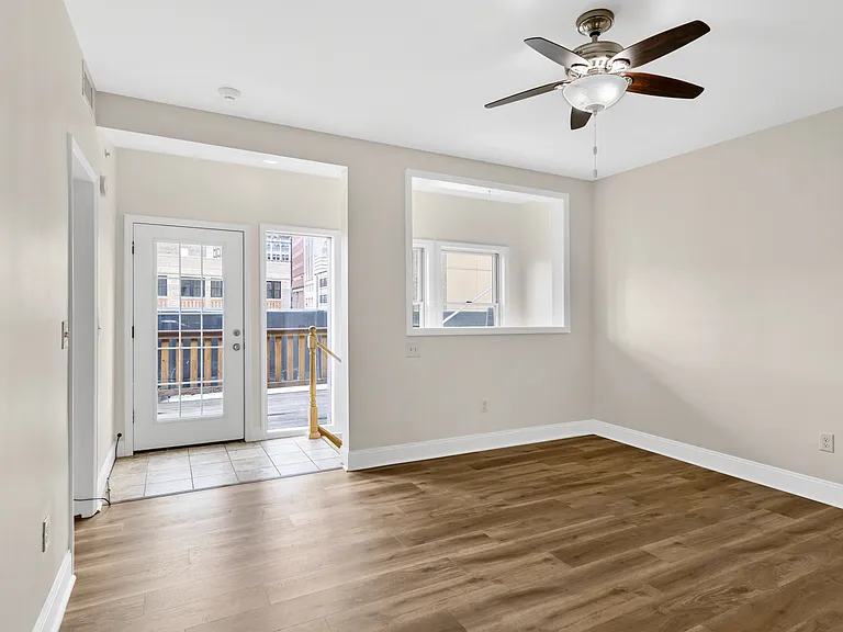 111 Pine St #4W — Photo 6