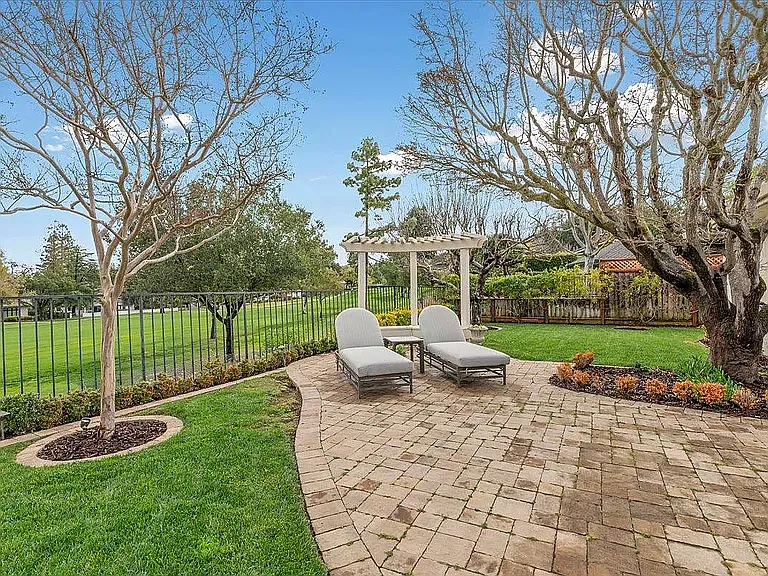 6692 Leyland Park Dr — Photo 23