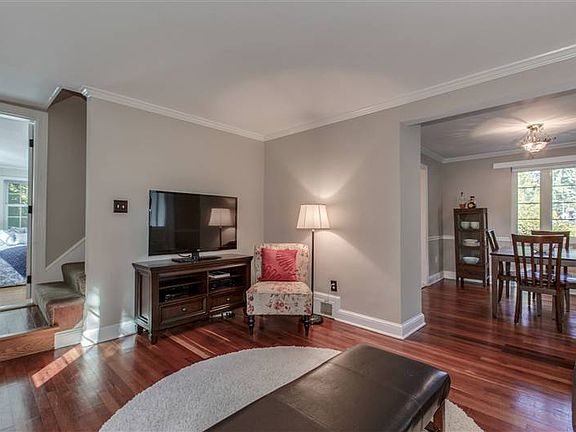 2nd image of 836 N Lexington St