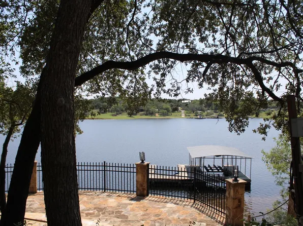 25421 Pedernales Point Drive, Spicewood, TX 78669