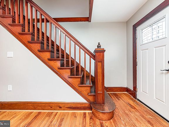 4th image of 206 Mansfield St
