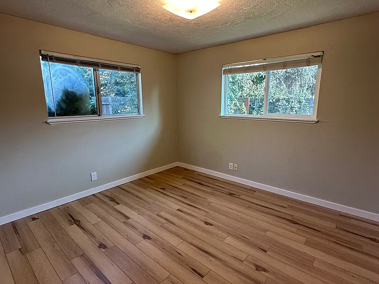 624 S Lawrence Ave #B — Photo 5