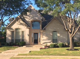 1620 Thomas Ln, Carrollton, TX 75010