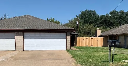 719 Bluebonnet Dr Photo 1