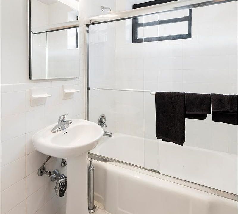 2nd image of 20-04 Seagirt Blvd #1D