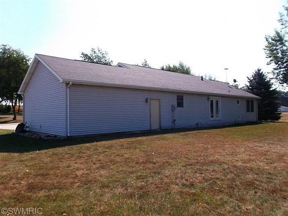 5th image of 60720 Woodland Dr