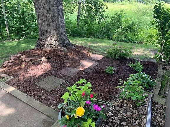 3rd image of 1289 Bridle Path Ct