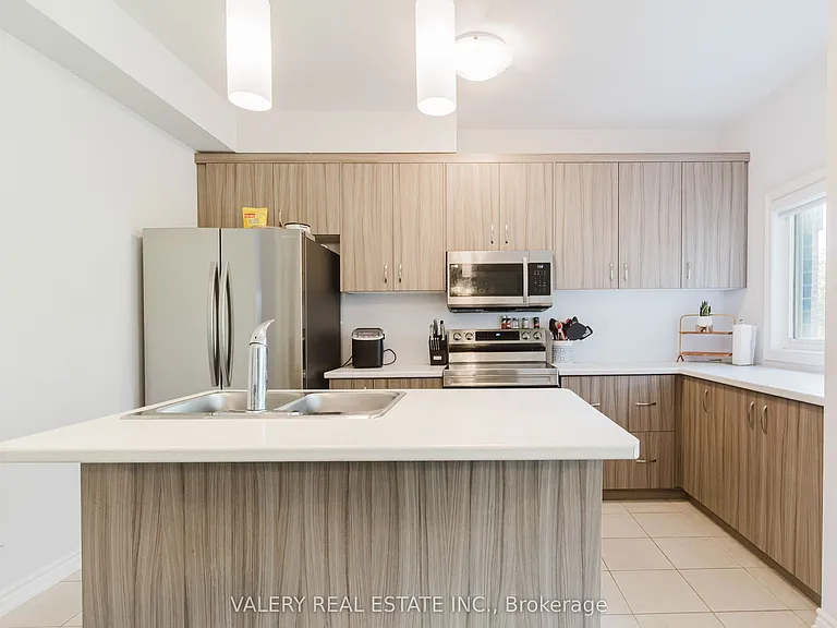 133 Caroline St — Photo 4