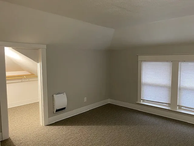 2414 Hoyt Ave — Photo 20