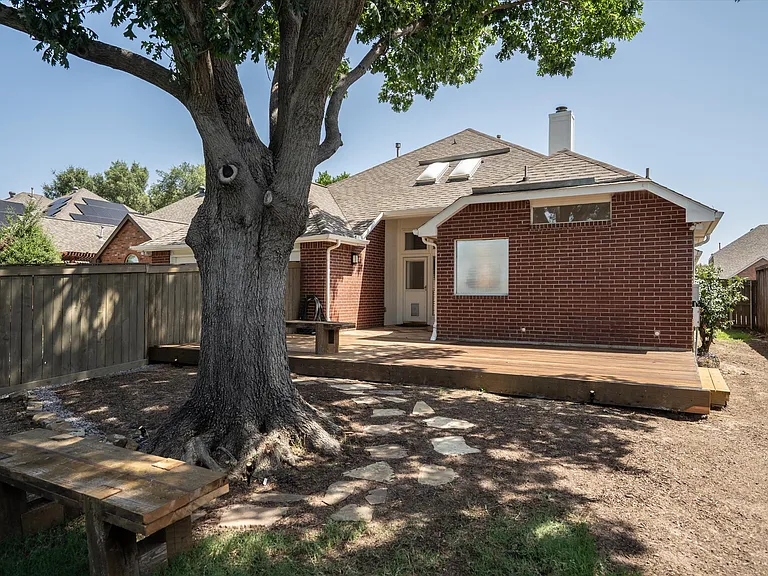 1324 Winnipeg Dr — Photo 22