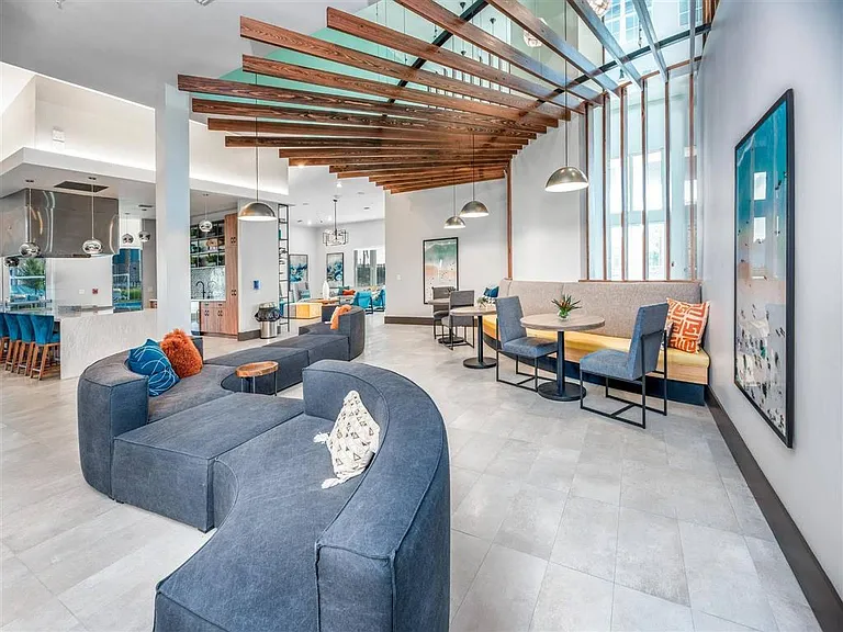 Alvista West Vue — Photo 14