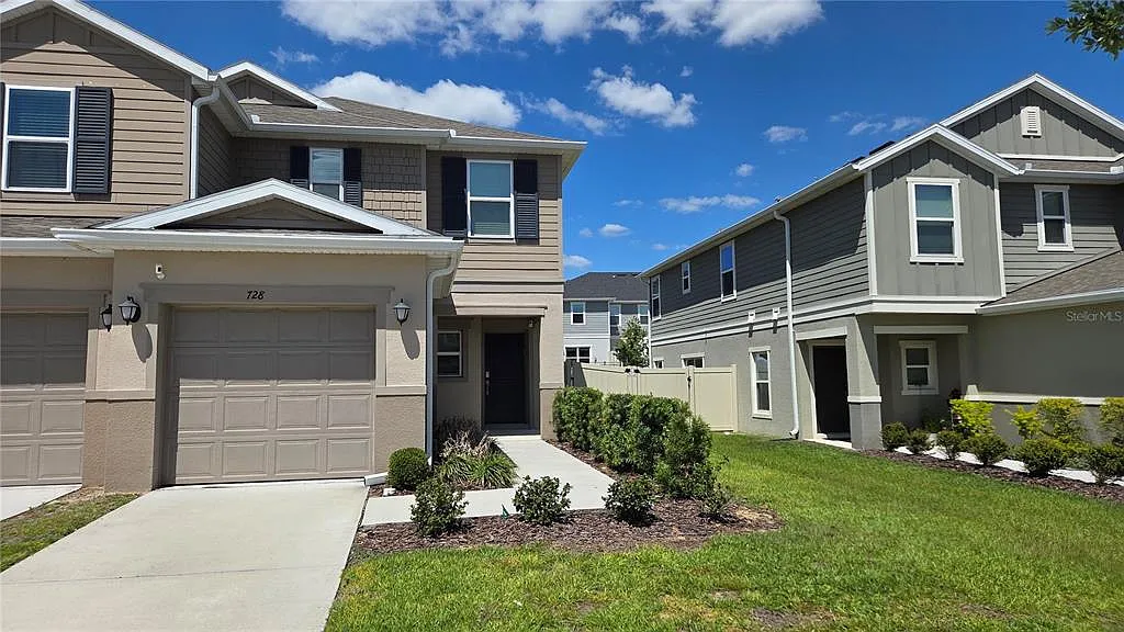 3 bed, 2.5 bath, 1687 sqft, $2,550 — Photo 1