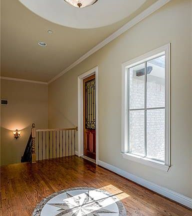 2nd image of 5801 Hillcrest Ave APT 10