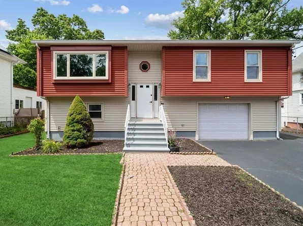 325 Northup St, Cranston, RI 02905