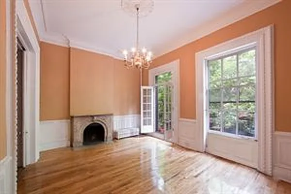 Rented by Harriet Brand, LREB | media 67