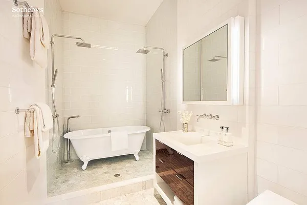 Rented by Sotheby's International Realty | media 14