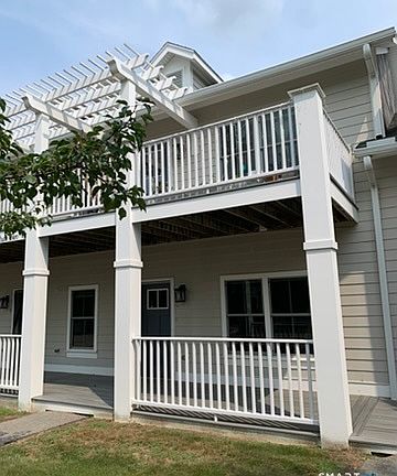 2nd image of 102 Edgewater Cir #C