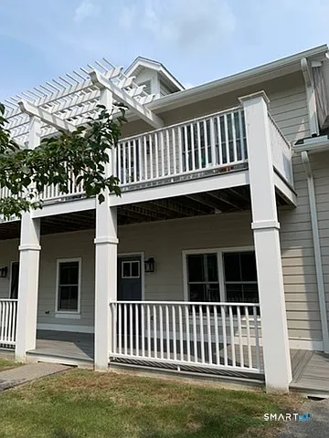 102 Edgewater Cir #C — Photo 2