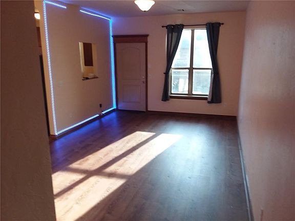 4th image of 1812 E Alameda St #122