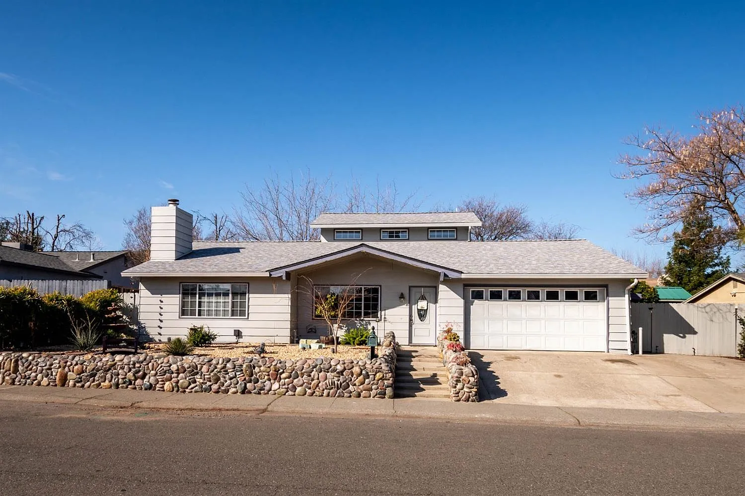 122 Perraud Dr photo 1