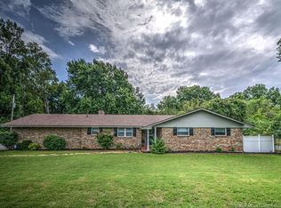 1624 S Madison Blvd, Bartlesville, OK 74006