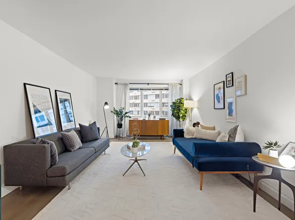 400 East 54th Street image 3 of 24