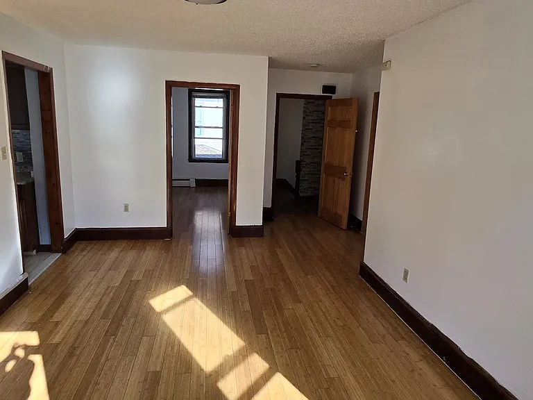 359 Concord St — Photo 8