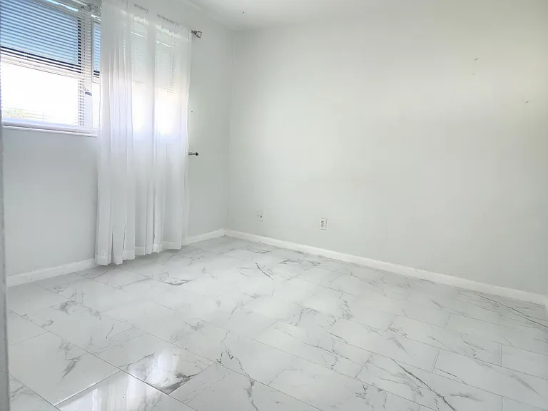 302 Lincoln Ave #10 — Photo 13
