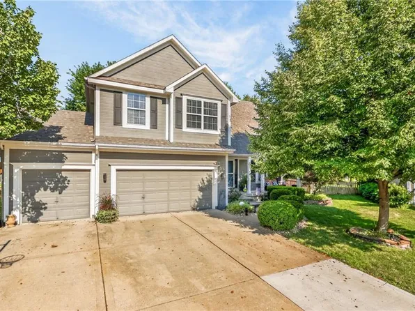 2501 SW Blazing Star Pl, Lees Summit, MO 64081