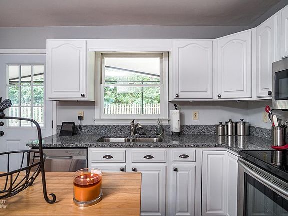 5th image of 2860 Northwoods Dr S
