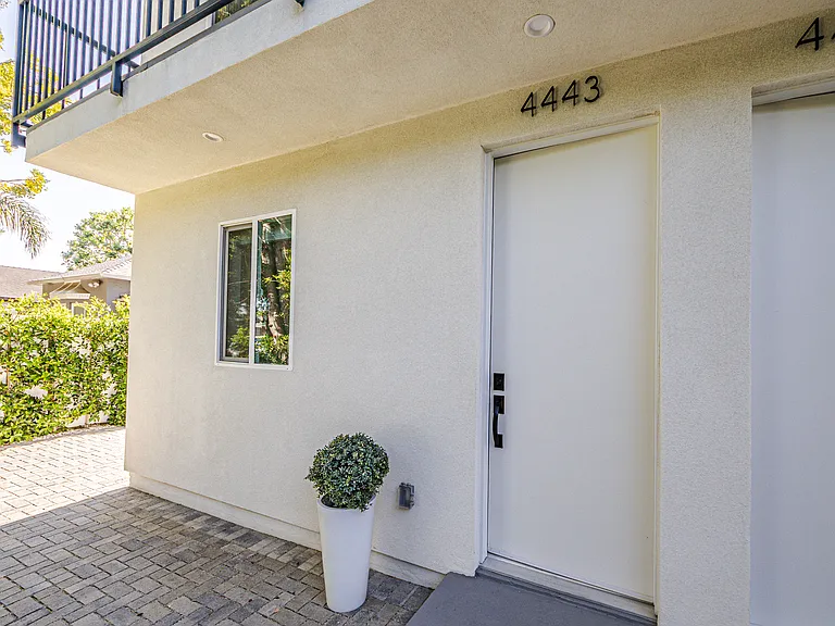 4443 Auckland Ave — Photo 18